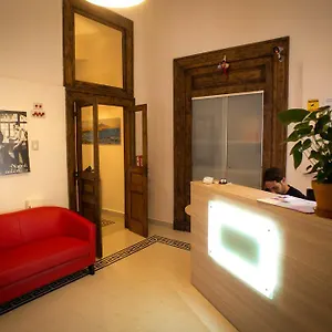 https://napoli-milionaria-bb.hotels-amalfi.com